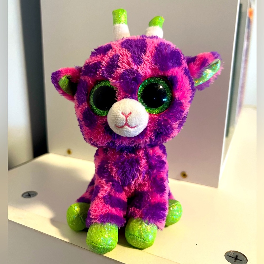 Gilbert the Giraffe Ty Beanie Boo - Stuffed Animal